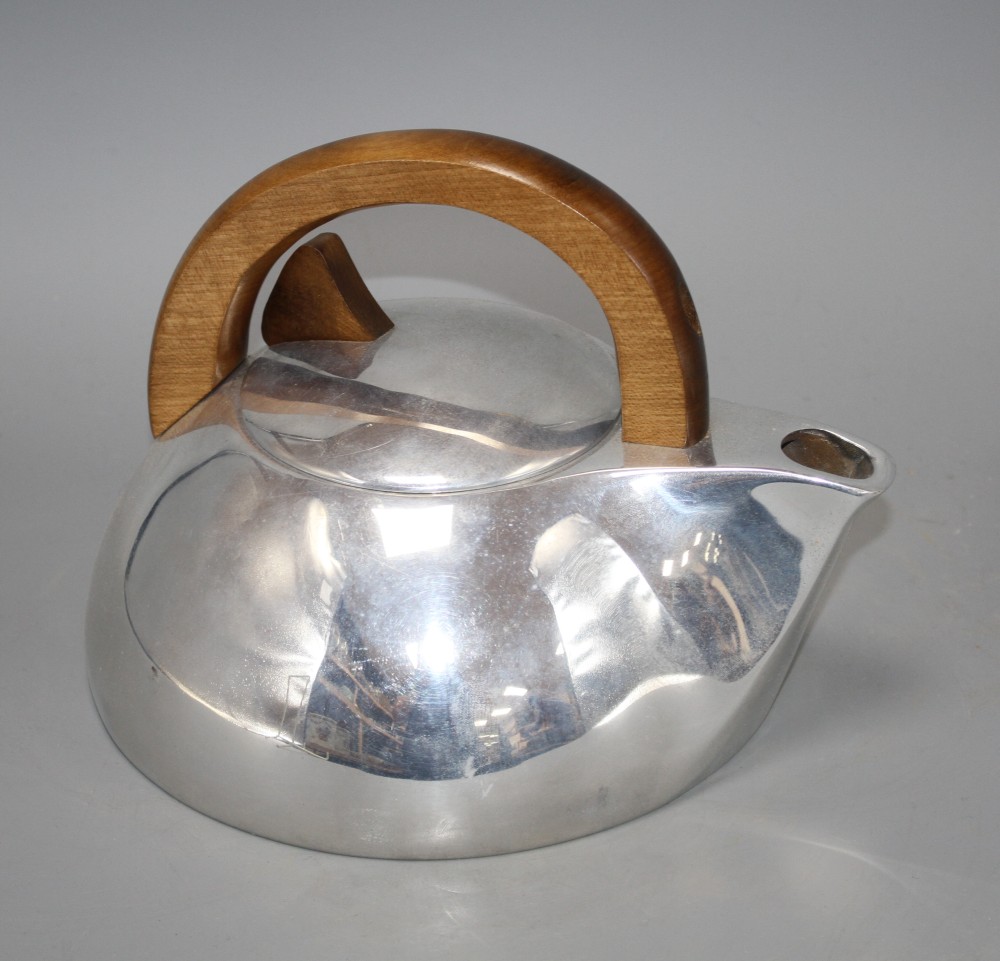 A Picquot ware K3 aluminium kettle